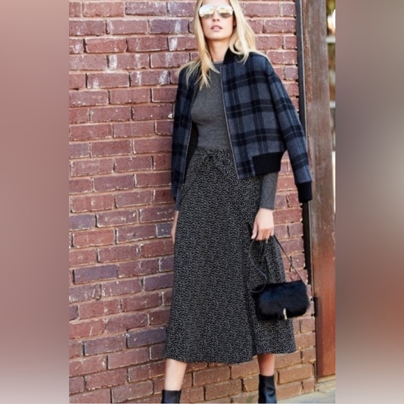 Vince Women's Size 6 Silk Black Celestial Polka Dot Wrap Tie Front Midi Skirt - Picture 8 of 16